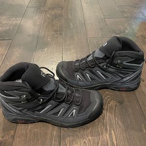 Mens Salomon gore-Tex hiking boots